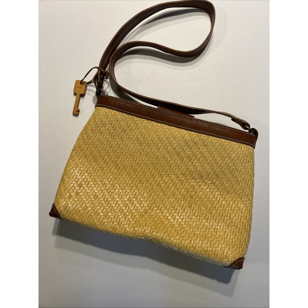 Vintage Fossil Woven Straw & Leather Shoulder Bag Handbag Purse Wooden Key